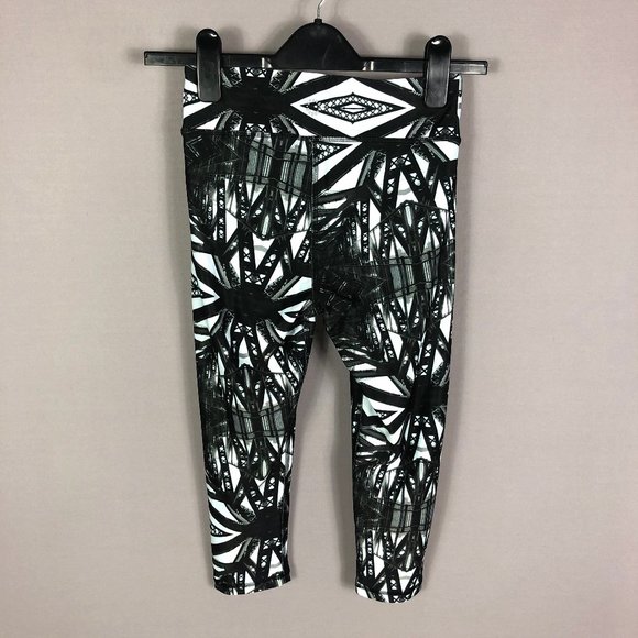 Steve Madden Black Bridge Capri Active Leggins Size XS - Picture 6 of 10